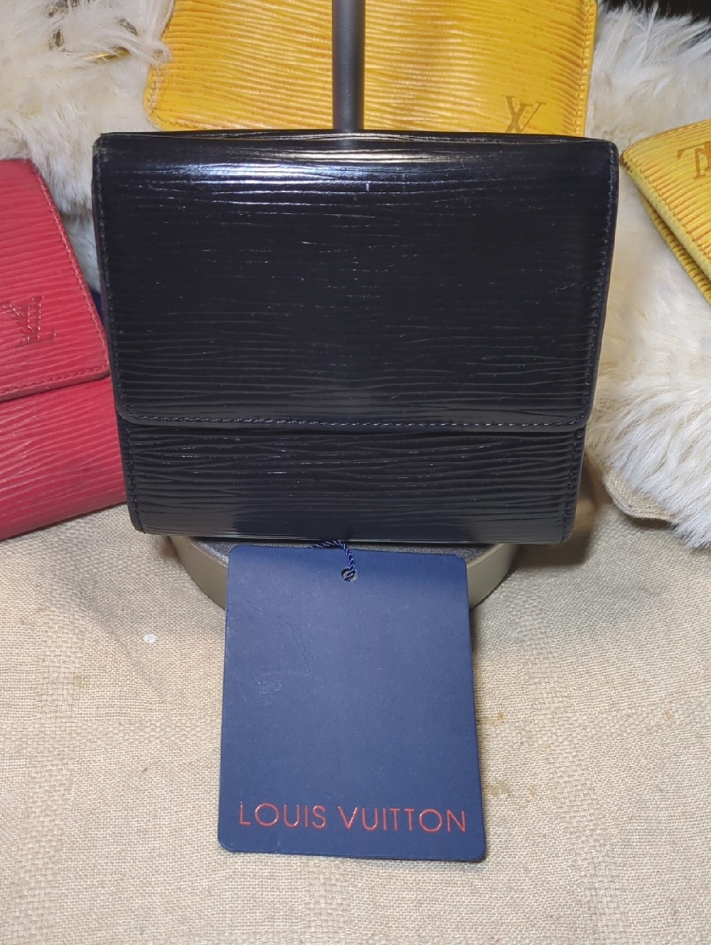 Louis Vuitton Ludlow Black Epi Leather Bifold Wallet NOW ONLY $150 - Picture 2 of 10